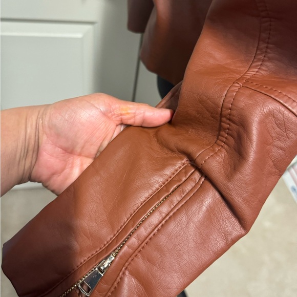 New York & company brown faux leather jacket with fur collar - Picture 2 of 7